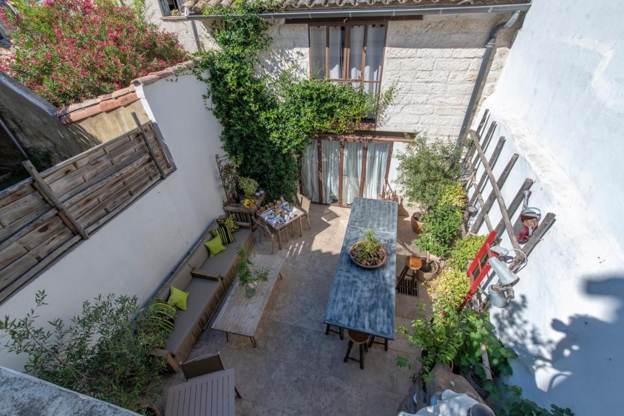 Maison De Mon Pere Эг-Морт Экстерьер фото